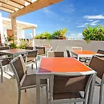 1Br Holiday Apartment Steps From The Beach!