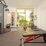 1Br Holiday Apartment Steps From The Beach!
